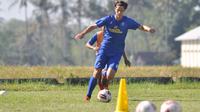Pemain baru Arema asal Brasil, Hugo Guilherme Grillo. (Bola.com/Iwan Setiawan)