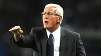 Aksi Marcello Lippi di pinggir lapangan ketika Italia berhadapan dengan Bulgaria di babak kualifikasi PD 2010 di Turin pada 9 September 2009. AFP PHOTO/GIUSEPPE CACACE