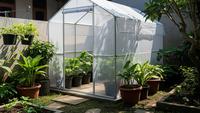8 Inspirasi Kebun Mini Ala Rumah Kaca Low Budget, Solusi Hijau untuk Lahan Terbatas