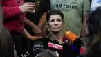 Yocheved Lifshitz, 85, yang disandera di Gaza setelah diculik dalam serangan berdarah Hamas pada 7 Oktober di Israel, berbicara kepada wartawan sehari setelah dibebaskan di Rumah Sakit Ichilov di Tel Aviv, Selasa (24/10/2023). (AP Photo/Ariel Schalit)