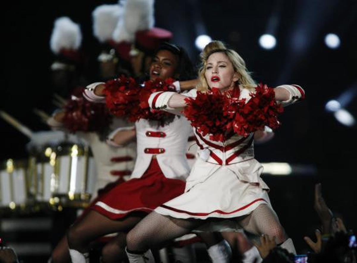 Aksi Madonna tampil energik di panggung