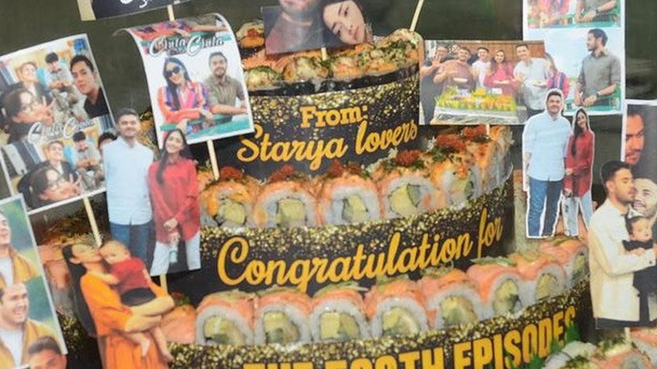 Dekorasi acara ini juga terlihat meriah. Terlebih hiasan kue dari sushi ini.