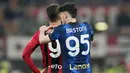 AC Milan dan Inter Milan harus puas bermain imbang pada Leg pertama semifinal Coppa Italia 2021/2022. (AP/Antonio Calanni)