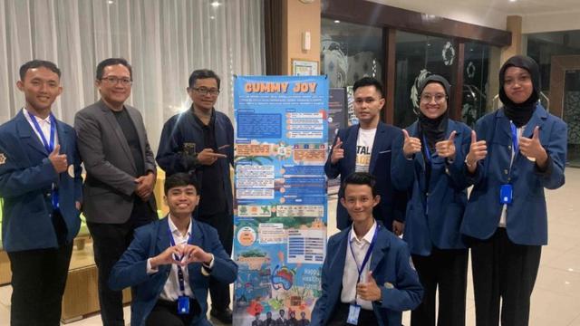 Mahasiswa Universitas Airlangga (Unair) Surabaya menciptakan inovasi permen jelly ramah diabetes bernama Gummy Joy. Produk tersebut terbuat dari rumput laut dan stevia.