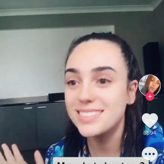 Wajah Perempuan Australia Berubah Jadi Kotak Usai Jalani Perawatan Pengencangan Dagu