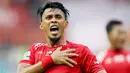 Maman Abdurrahman - Pemain berpengalaman ini masih menjadi andalan Persija Jakarta meski usianya telah menginjak 39 tahun. Bek yang mampu tampil disiplin dan tak kenal kompromi ini diprediksi akan merepotkan penyerang Maung Bandung. (Bola.com/M Iqbal Ichsan)