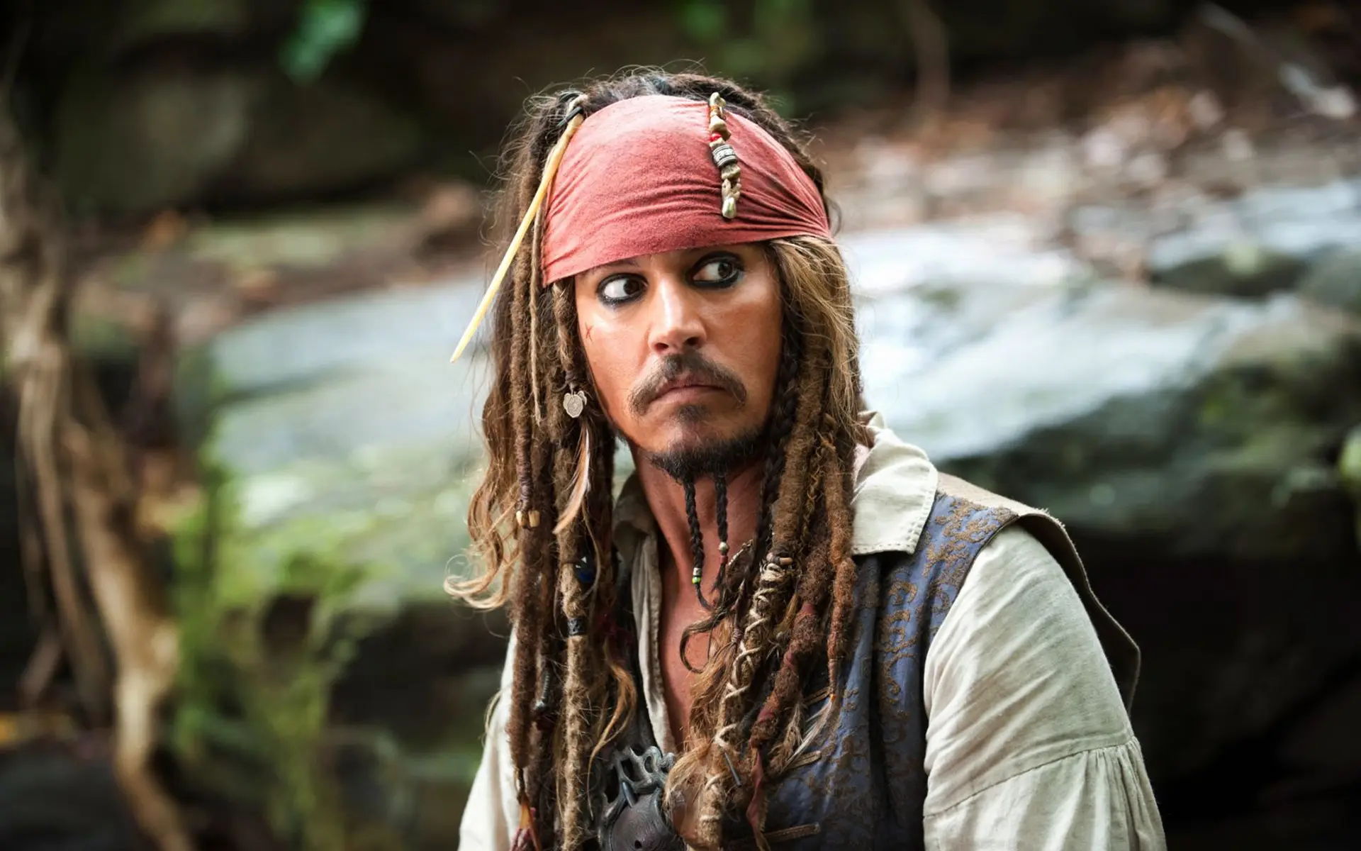 Jack Sparrow yang diperankan Johnny Depp (Pinterest)