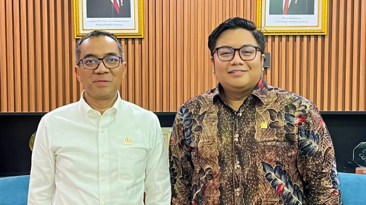 Anggota Komisi VI DPR RI dari Fraksi Partai Gerindra, Kawendra Lukistian (kanan), bersama Menteri Pendidikan Tinggi RI, Prof. Brian Yuliarto (Istimewa)