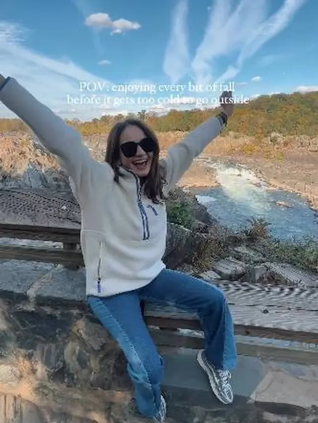 Tampil Stylish, Ini 7 Momen Seru Enzy Storia Main ke Great Falls National Park