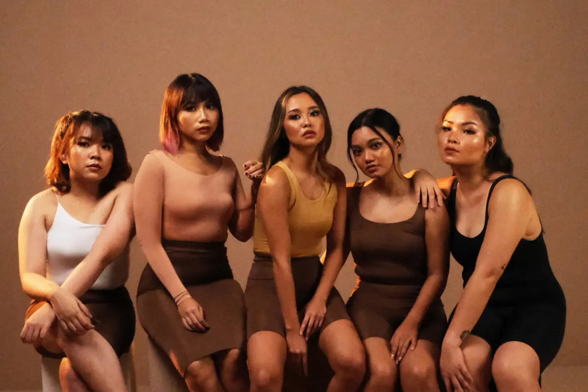 Magnificent Fashion Brand – KURVE: Basic Wear Lokal Suarakan Pesan Percaya Diri dan Lawan Ketidaknyamanan Bentuk Tubuh