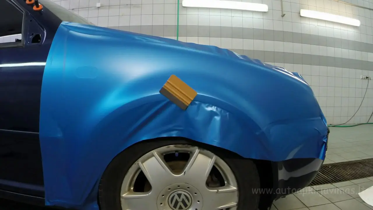 Ganti Warna Mobil Dengan Lapisan Berwarna 