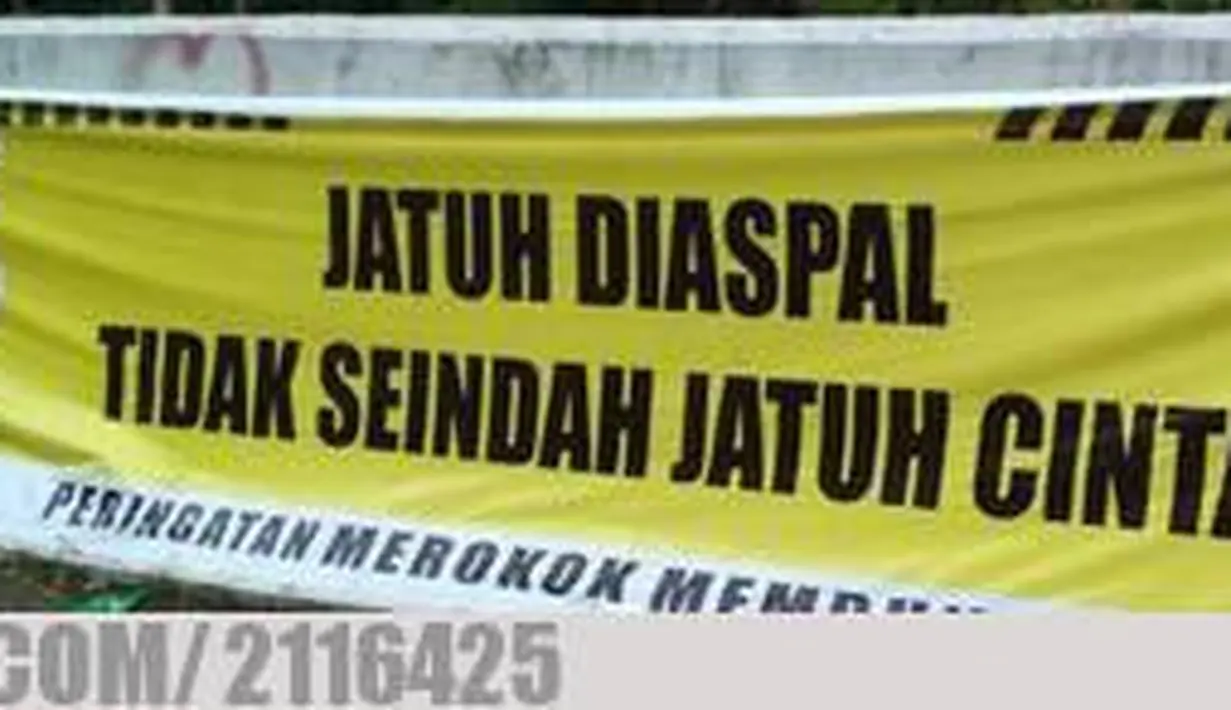 Makanya, hati-hati di jalanan ya (Source: 1cak.com/fajrialrafi)