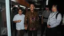 Ketua DPRD DKI Jakarta Prasetio Edi Marsudi (tengah) saat tiba di  Pengadilan Tipikor, Jakarta,  (20/7). Prasetio Edi Marsudi menjadi saksi kasus suap pembahasan raperda reklamasi teluk Jakarta. (Liputan6.com/Helmi Afandi)