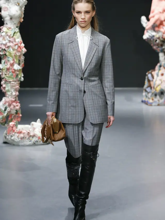 Paham Feminis Francesca DiMattio Jadi Inspirasi Tory Burch untuk Garap Koleksi Fall/Winter 2020