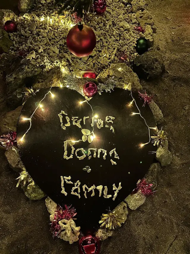 7 Potret Darius Sinathrya dan Donna Agnesia Rayakan Anniversary Pernikahan ke 16