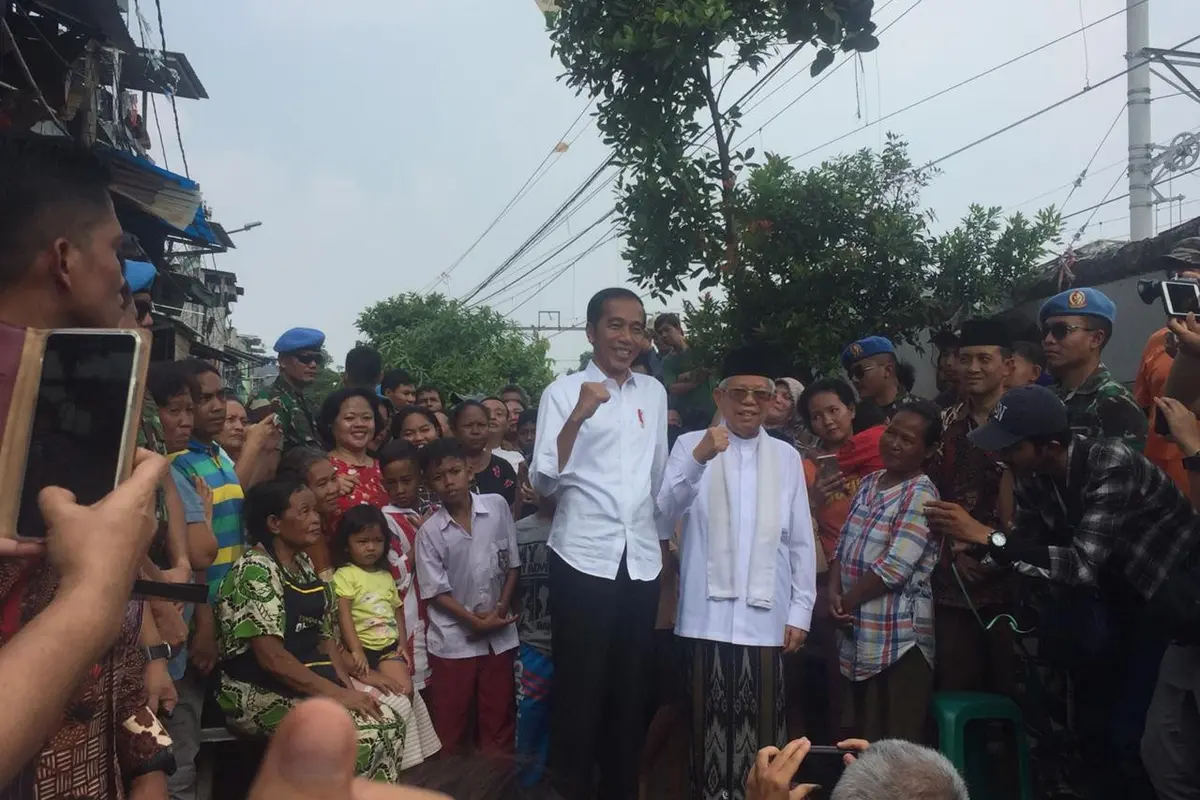 Capres Jokowi dan Cawapres Ma'ruf Amin di Kampung Deret, Johar Baru, Jakarta Pusat, Selasa (21/5/2019)