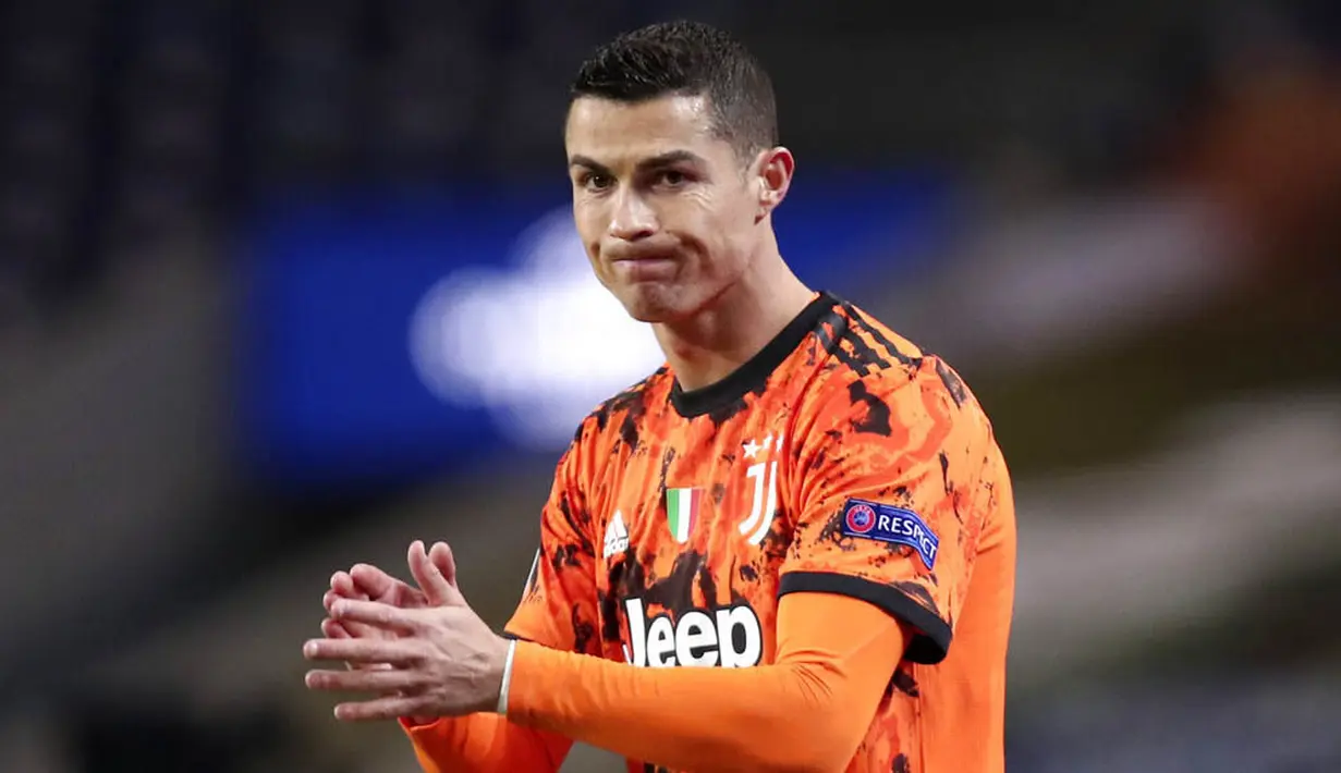 Barisan pertahanan Porto sukses membuat Cristiano Ronaldo tak berkutik. Mantan striker Real Madrid itu hanya membuat satu peluang sepanjang pertandingan. (AP/Luis Vieira)