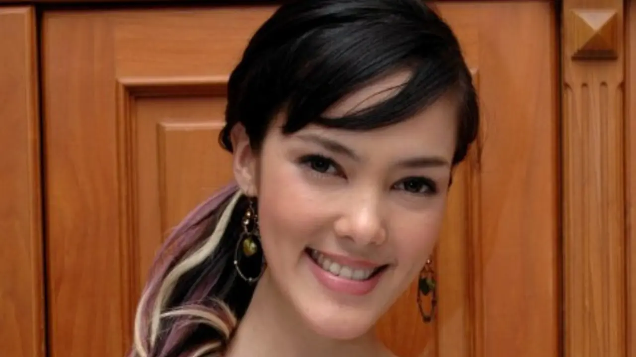 [Bintang] Cathy Sharon