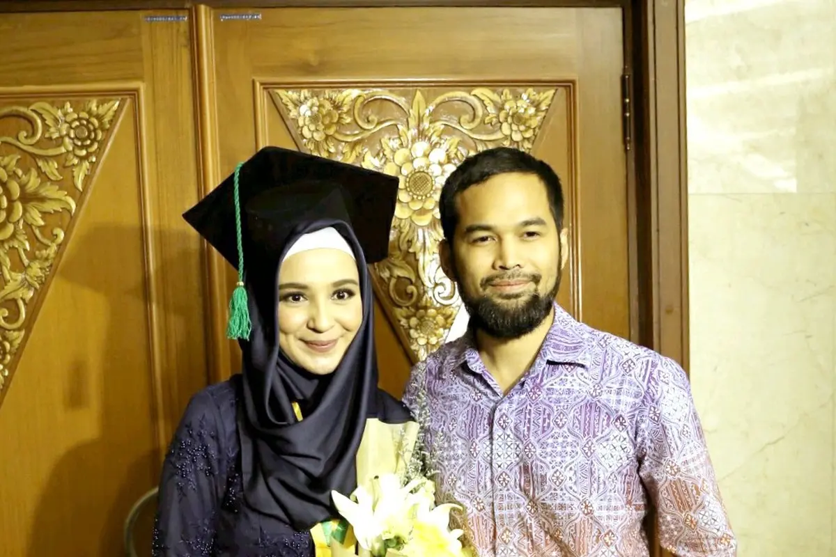 [Bintang] Shireen Sungkar Wisuda