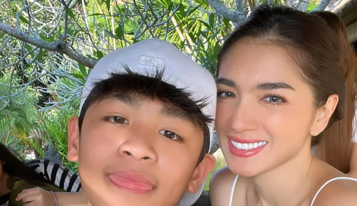 (Instagram/realangelkaramoy)