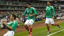 Mexico's Guillermo Franco celebrates with teammates the first goal against Trinidad and Tobago during their FIFA World Cup 2010 qualifier match at Azteca stadium in Mexico city on June 10, 2009. AFP PHOTO/Omar TORRES