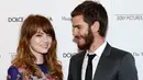 Apalagi Emma Stone dan Andrew Garfield tetap bersahabat meski hubungan percintaan mereka sudah kandas. (The Inquisitr)