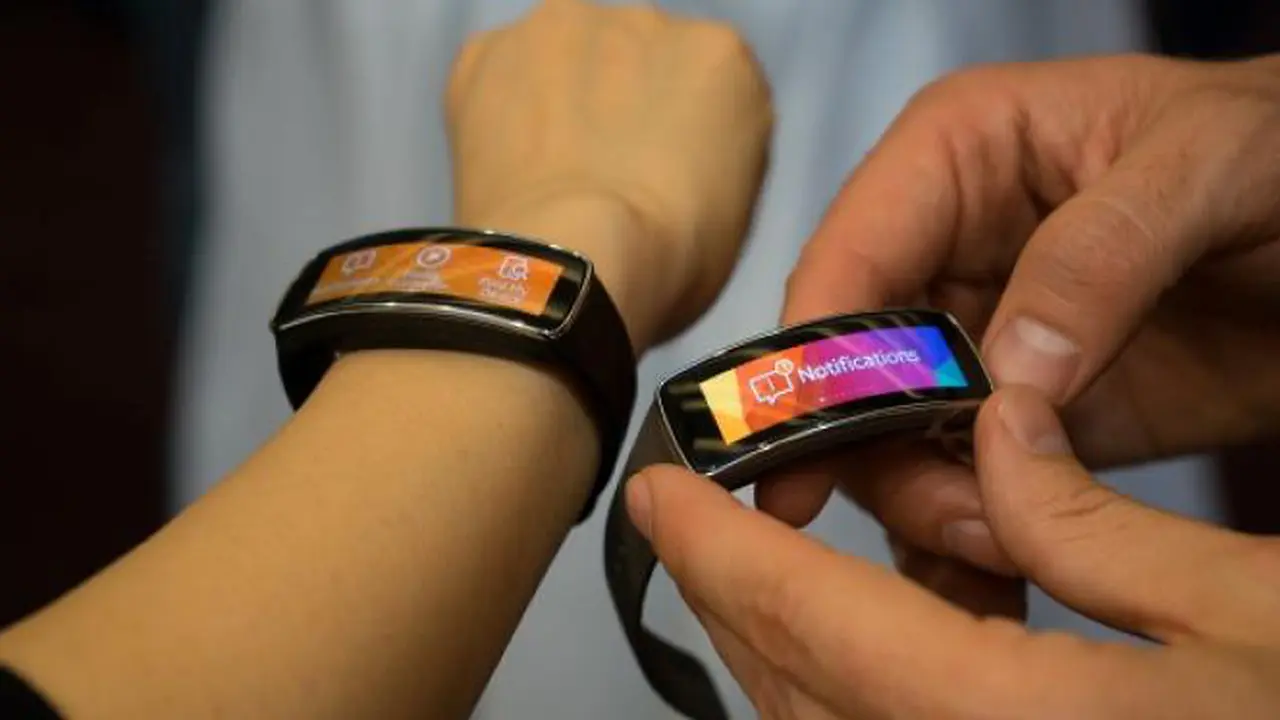 Samsung Galaxy Gear Fit Ludes Terjual 