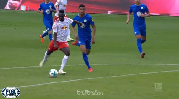 Penyerang muda asal Prancis, Jean-Kevin Augustin (20 tahun) membidani tiga gol yang mengantar RB Leipzig menang telak 4-1 atas Wol...