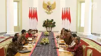 Suasana pertemuan Presiden Joko Widodo dan pimpinan KPK di Istana Bogor, Jawa Barat, Rabu (4/7). Pertemuan tersebut untuk membahas Rancangan Kitab Undang-undang Hukum Pidana (RKUHP). (Liputan6.com/Angga Yuniar)