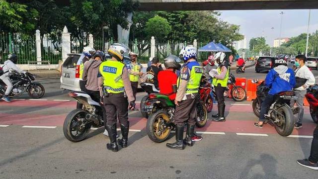Razia knalpiot racing di Silang Monas, Jakarta Pusat (TMCPoldaMetroJaya)