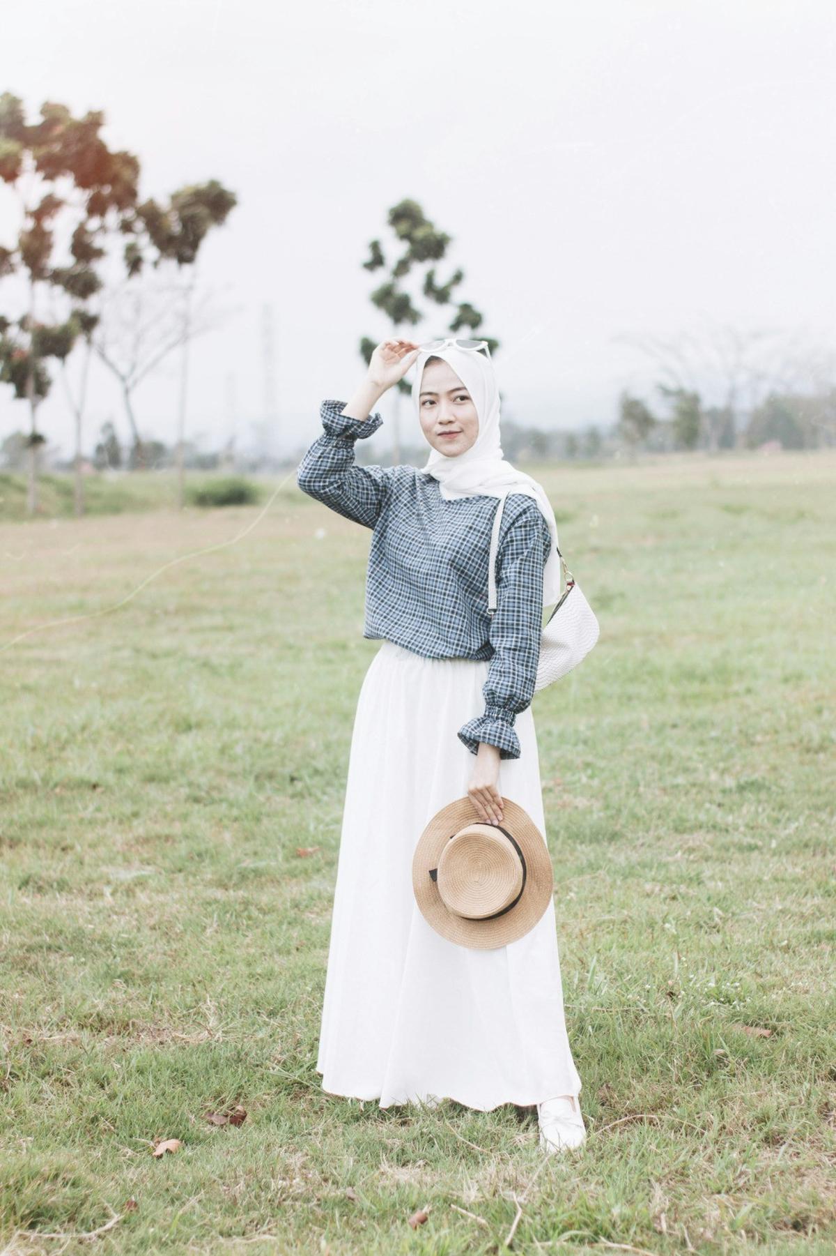 6 Inspirasi Ide OOTD Hijab Simple untuk ke Kampus, Bisa Pilih Gaya yang Sesuai Kepribadian