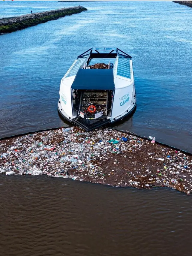 Kapal Pembersih Sampah Donasi Coldplay