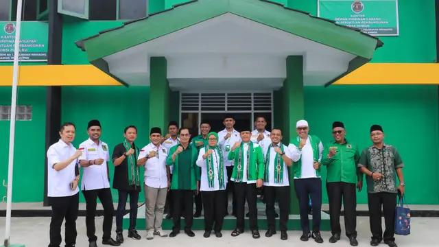 Plt Ketua Umum Partai Persatuan Pembangunan (PPP) Muhamad Mardiono melakukan kunjungan ke kota Ambon.