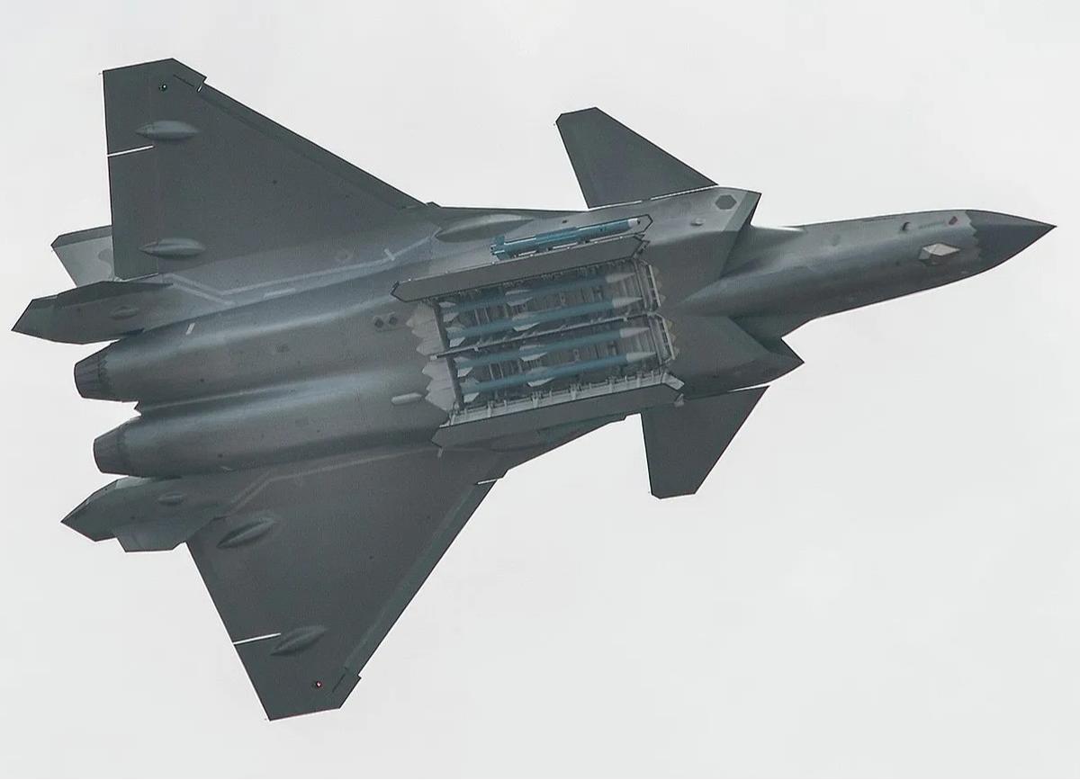 Chengdu J-20 Mighty Dragon