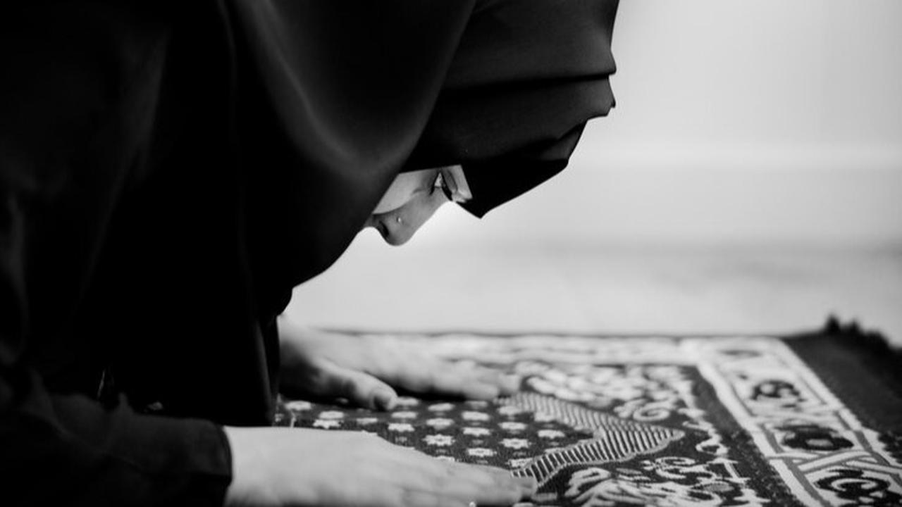 Sholat untuk Meminta Petunjuk Allah tentang Berbagai Permasalahan Hidup, Disertai Tata Cara hingga Doanya
