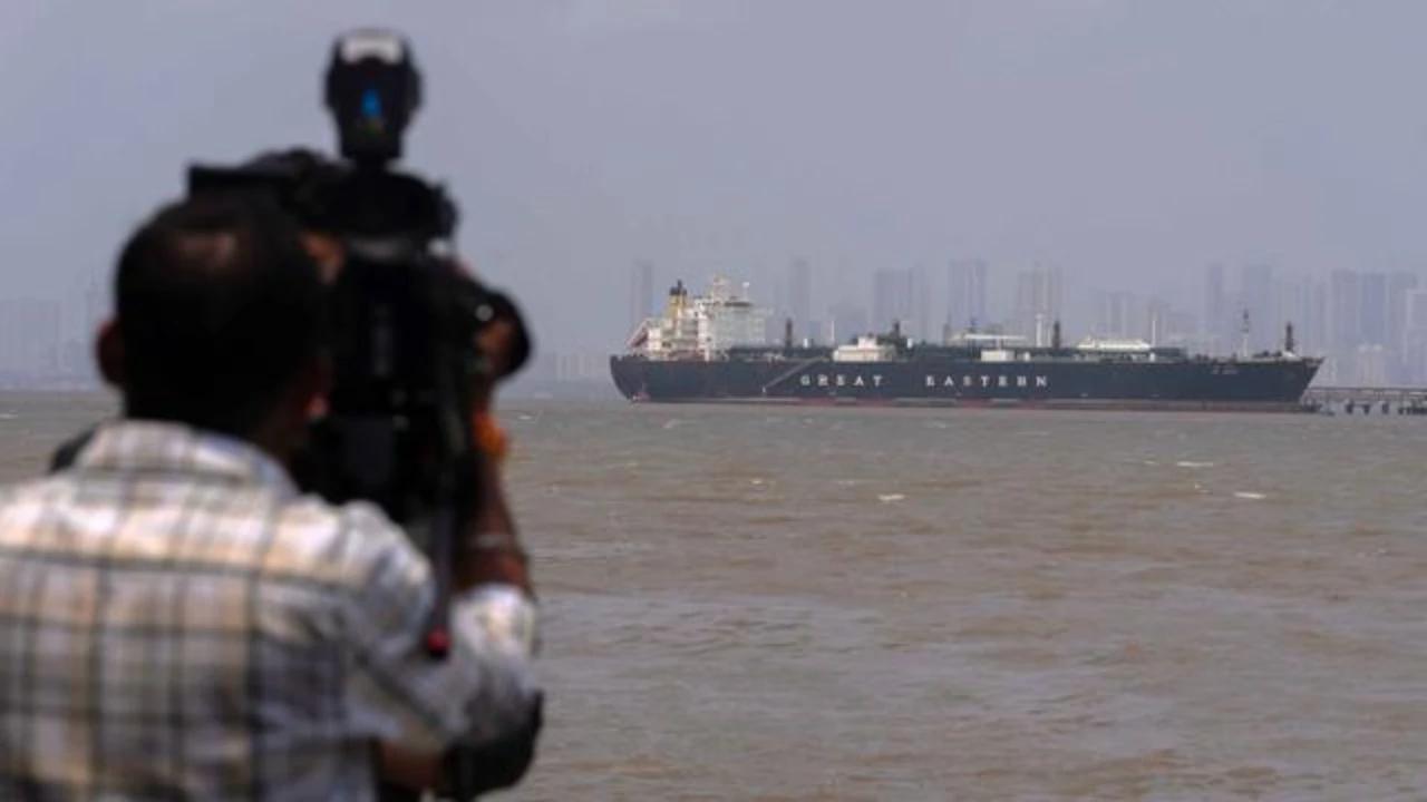 Iran Istimewakan Rusia, Tak Kena Tarif Selat Hormuz