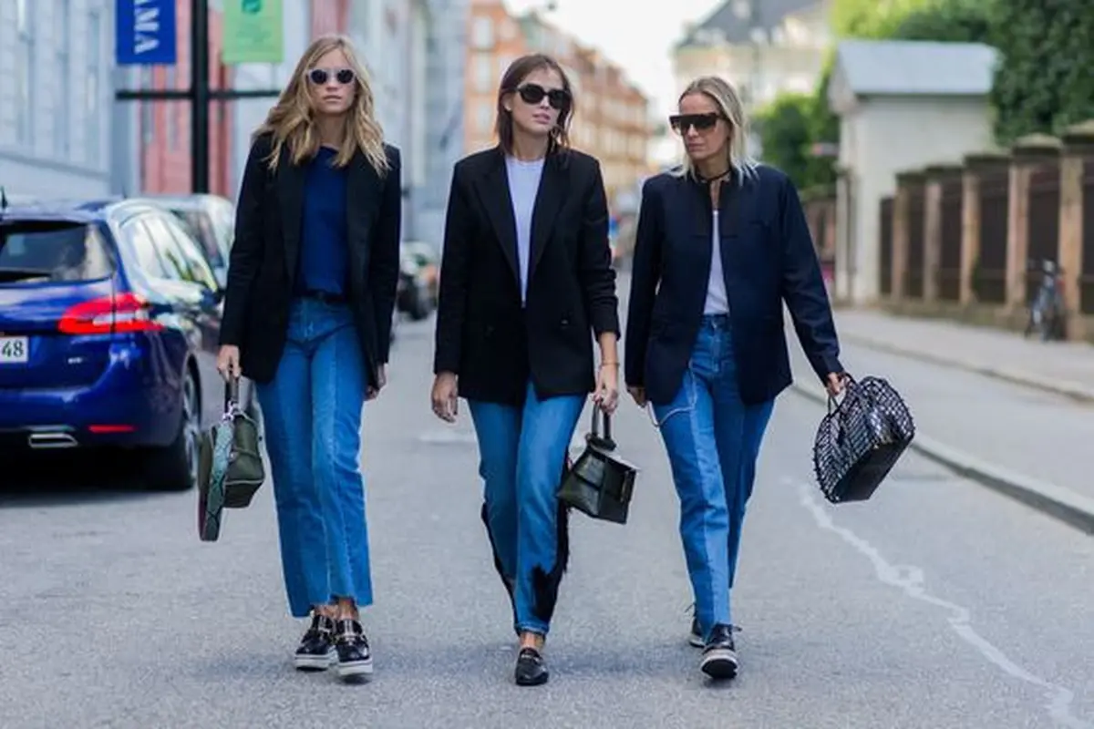 Inspirasi outfit mix and match oversize blazer