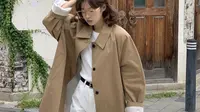 Tampil Elegan dan Modis dengan Trench Coat, Pilihan Gaya yang Tak Lekang oleh Waktu