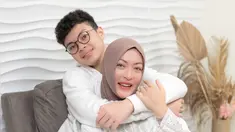 Meski jarang tersorot, pemilik nama lengkap Keanu Jabaar Massaid ini sudah tumbuh dewasa dan menjadi pria tampan. Bahkan, wajahnya disebut-sebut mirip dengan mendiang ayahnya. (Foto: instagram.com/@keanu_massaid)