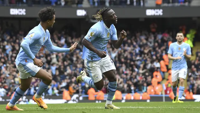 Foto: Striker hingga Bek Cetak Gol, Man City Hancurkan Luton Town untuk Kembali Puncaki Klasemen Liga Inggris