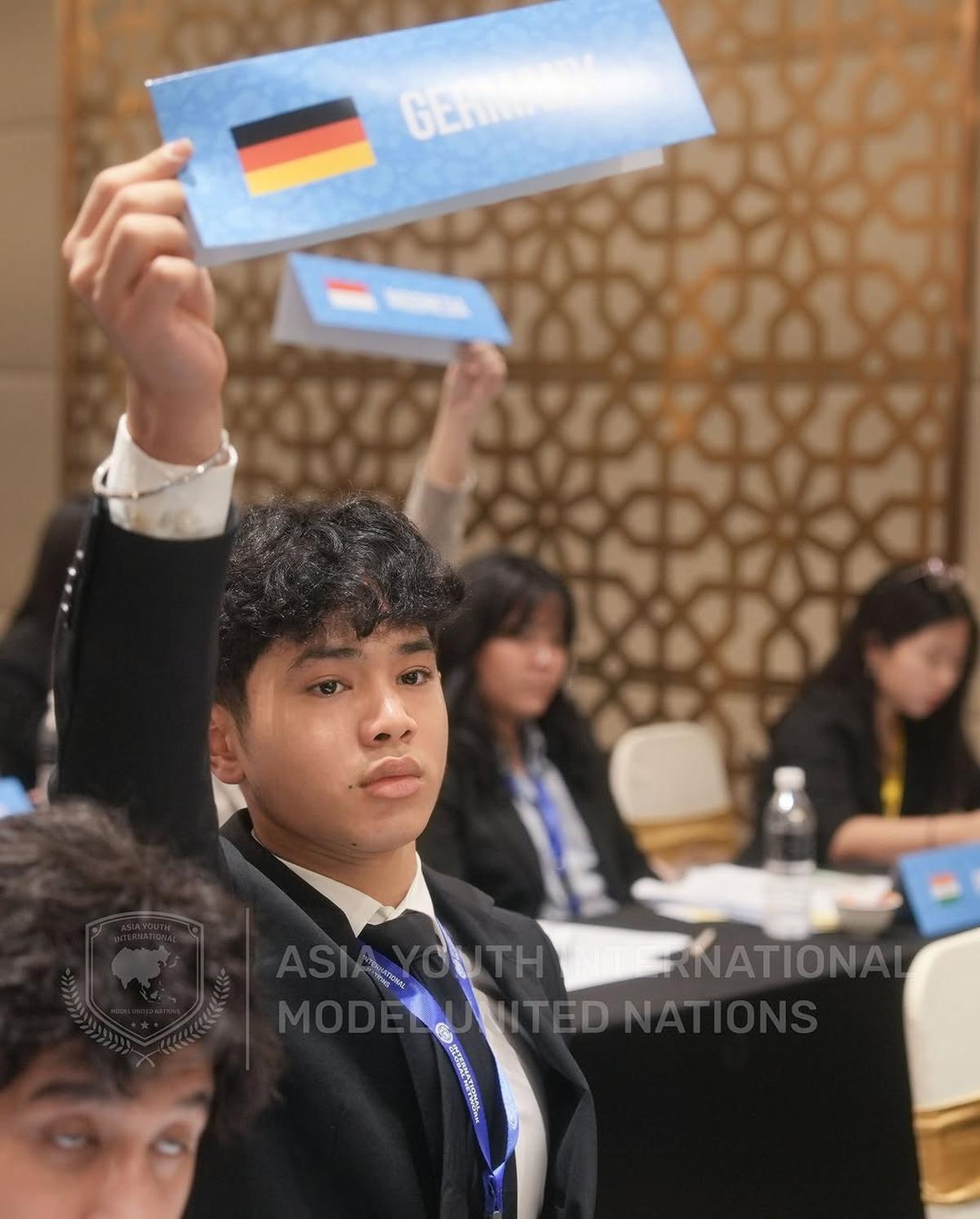 Potret Karan Anak Bunga Zainal yang Ikut Asia Youth International Model United Nation, Bikin Bangga Sang Ibu
