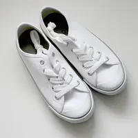 Ilustrasi sepatu. (dok. Monfocus/Pixabay/Tri Ayu Lutfiani)