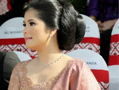 Annisa Pohan kerap tampil berkebaya di berbagai kesempatan. Wanita berusia 37 tahun ini nampak menawan dengan kebaya berbagai model. (Liputan6.com/IG/annisayudhoyono)