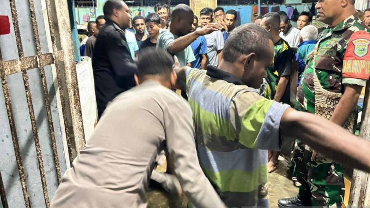 Razia Narkoba Lapas Manokwari: 6 Handphone dan Obat Terlarang Disita dalam Penggeledahan Gabungan