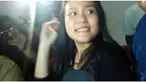 Meski membantah telah membubuhkan racun dalam kopi Mirna, CCTV merekam gerak-gerik Jessica yang dianggap mencurigakan. 