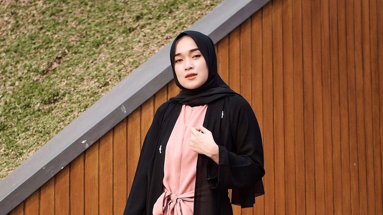 Potret Terbaru Ririe Fairus Pasca Cerai, Disebut Makin Glowing dan Bersahaja