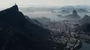 Rio de Janeiro dalam bahasa Portugis artinya Sungai Januari, kota ini menjadi salah satu kota dengan pemandangan indah di Dunia. (AFP/Yasuyoshi Chiba)