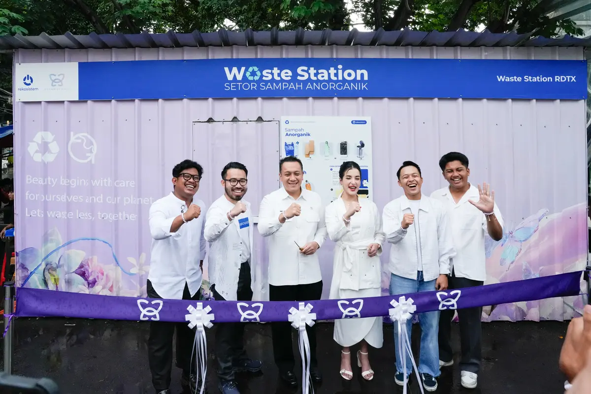 Sumbang Sampah di Dunia, MOP Beauty Bikin Waste Station Sebagai Solusinya