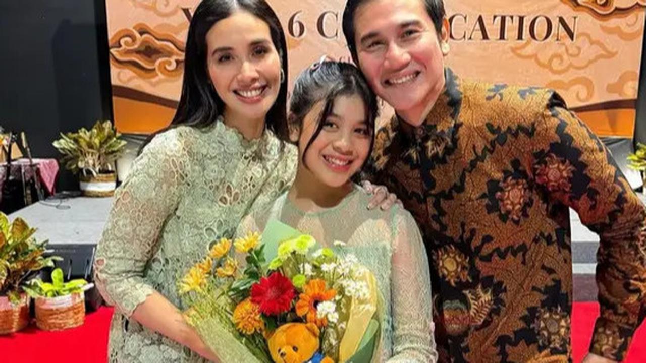 Penuh Kebahagiaan, Ini 7 Potret Kelulusan Sekolah Jizzy Anak Vino G Bastian