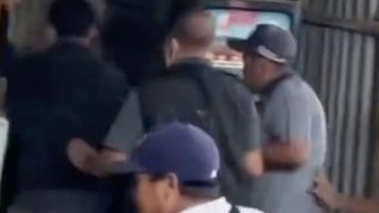 Polisi Gerebek Penjudi Sabung Ayam<br>